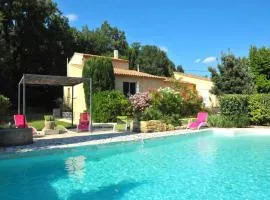 holiday home in Puyméras with garden