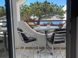 Apartmani Luky, Hotel in Karlobag