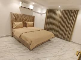 غرف عزاب وشقق عوايل الستين عبيرا, Hotel in Riad