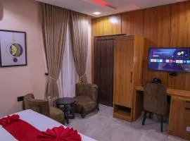 Victoria Plus Hotel & Suites