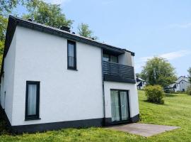 Holiday home in Hambachtal Holiday Park, hotel u gradu Oberhambach