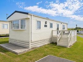 Lovely 6 Berth Caravan With Free Wi-Fi At Harts Holiday Park, Kent Ref 74068W, hotel u gradu Sheerness