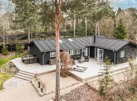 Cozy Home In Hornbæk With Wifi
