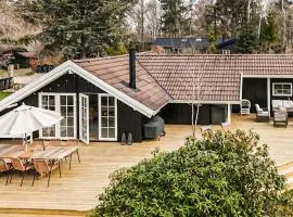 3 Bedroom Stunning Home In Hornbæk