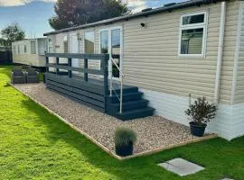 Caravan 5 Modern and cosy caravan Sleeps 6 GCH DG