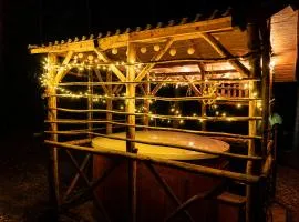 Leśny glamping Wojciechówka balia jacuzzi blisko Sandomierza