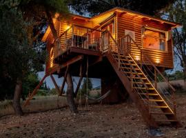 the Treehouse Project, hotel v mestu Patra