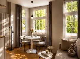 Stylish City Center Escape- Where Modern Elegance Meets History