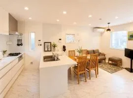 站前2分 白色浪漫小屋 精致独栋 最多可住4人 免费自行车 有停车位