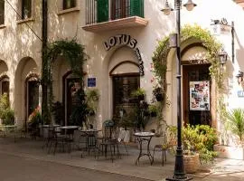 Lotus Home Cafe