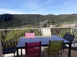 Maison calme avec vue exceptionnelle, hotel v mestu Vailhan