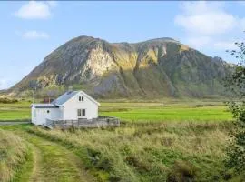 Serene Nature Retreat, Sandøya