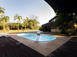 Casa de Campo: Piscina, Lago, Lareira e Churrasco, hotel v destinaci Joinville