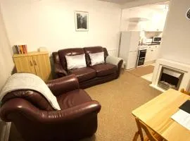 Comfortable and homely 2 bedroom Chalet with FREE passes to swimming pool, gym & club