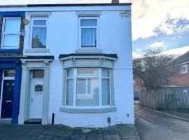 4 Bedroom sleeps 7 spacious