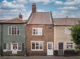 Lion Cottage - Dog-Friendly 3-Bed in Heart of Holt