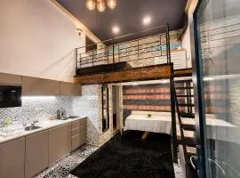 New Luxury Loft Studio in Budapest City Centre, next to Synagogue, near Deák Square, Quiet Courtyard, Air Conditioning, Fast WiFi, Hotel-Level Comfort