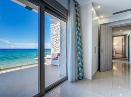 Beachfront Zante Villa Villa Perla 5 Bedroom Private Pool, hotel v destinaci Plános