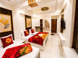 The Luxury Stay Hotel Mid - Town All Deluxe Room Near Mall Road Nainital, hotell i Nainital