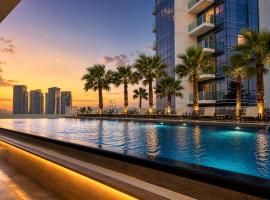 Heaven Escape surrounded by stunning golf view High floor -Netflix-GYM-pool -perfect vacations, viešbutis Dubajuje