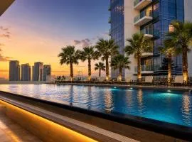 Heaven Escape surrounded by stunning golf view High floor -Netflix-GYM-pool -perfect vacations