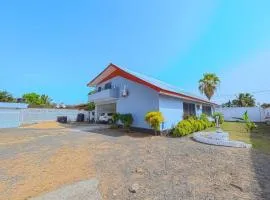 Monrovia Executive Home - Fast Internet