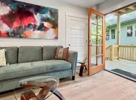 Downtown Retreat - Private Yard- Parking