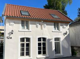 TINY TEUTO HOUSE- Die alte Schusterei, hotel v destinaci Detmold