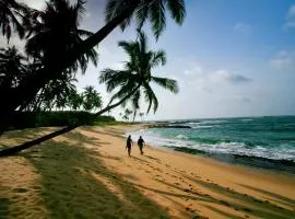 Walatta House 3 bedrm beach pool chef