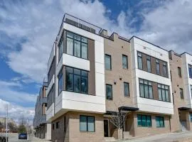 South Slope Asheville Townhome 3 Ensuite Bedrooms