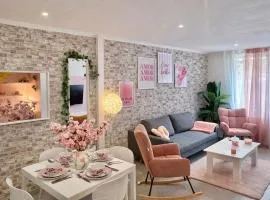 NEW Cosy Pink House 2 Bedrooms Hyper Centre Saint-Leu