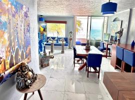 Espectacular Apto remodelado, de lujo y a pie de Playa con vista al mar, hotel en Manzanillo