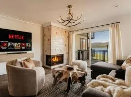 Lakefront and Local, Private Dock, Walk to Village