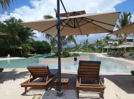 Your getaway in nature! Private garden & pool view