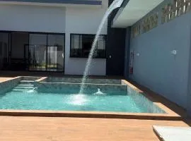 Casa y Quincho con Piscina Saltos Luxury
