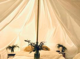 Muhu Leeni Glamping, hotel a Kuivastu