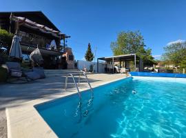 The Dream house, hotel en Tomaš