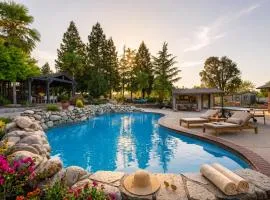Casteel - 4,500 sq-ft retreat with a pool and hot tub in the middle of wine country!