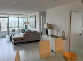 Spectacular Large 3 Bedroom 3 Bath Condo Downtown Toronto Lakeview