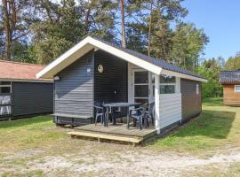 2 Bedroom Beach Front Home In Nexø, hotelli kohteessa Neksø