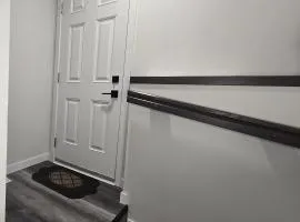 Cozy 2 Bedroom Basement Suite in Devonshire Park
