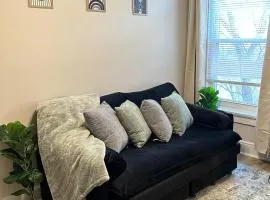 Chic 1BR in Fan District Sleeps 4 Free Parking