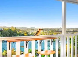 Hilltop Retreat with Ocean Views - 10min to Beach