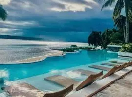 The Coastal Luxe Suite