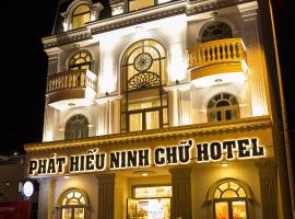 Khách sạn Phát Hiếu Ninh Chử, Hotel in Thôn Mỹ Phước