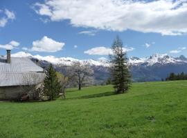 Gîte d'Etape Auberge de l'Ardoisière, hotel a Jausiers