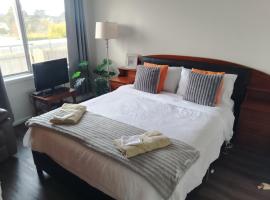 Platypus Heaven Waratah Waterfall Retreat Unit 3 Free Pay TV Free Bottle Wine: Waratah şehrinde bir otel