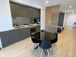 Contemporary Living near Hornsby Station