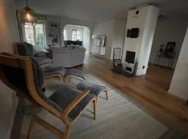 Spacious summer house with outdoor seating area, close to the sea & nature!