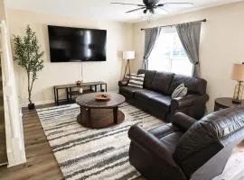 Spacious 3BR Retreat Perfect for Groups Near Downtown